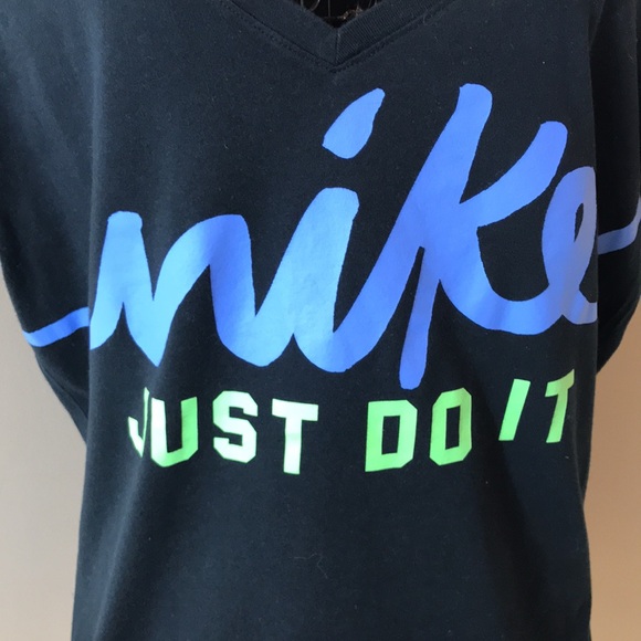 Nike “Just Do It” V-Neck Slim Fit T-Shirt Size XL - Picture 2 of 5